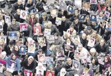 27 May 1995: Saturday People/Mothers are at the Galatasaray Square!