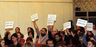 April 15, 2010: Protest of LGBTI+ against Minister Kavaf: Apologize!