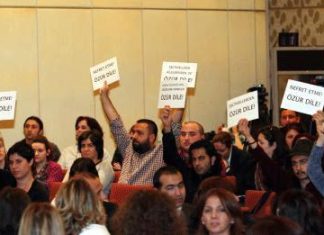 April 15, 2010: Protest of LGBTI+ against Minister Kavaf: Apologize!